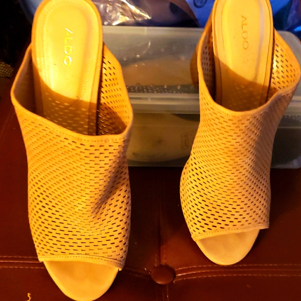 Aldo 4 inch sandals